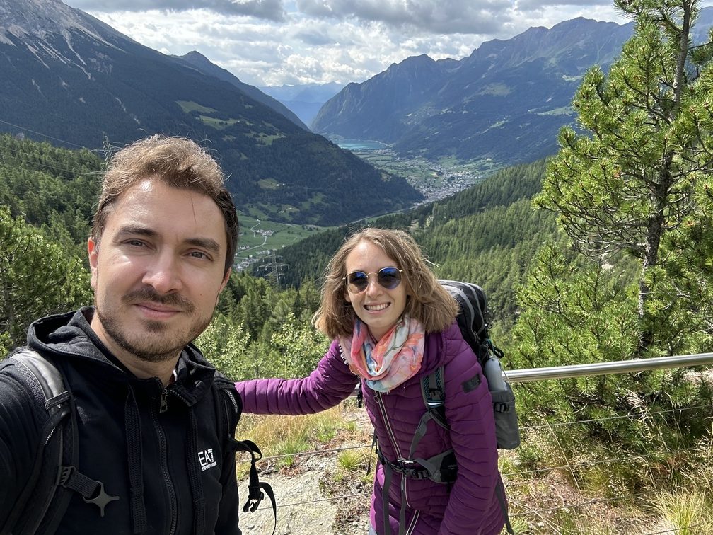Il Giardino dei Ghiacciai a Cavaglia - Lorenzo e Federica al promontorio di Puntalta.