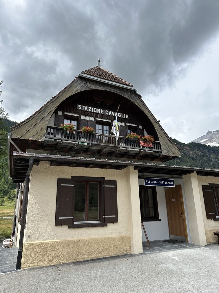 Stazione di Cavaglia - rifugio.