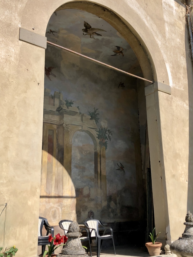 Villa Corsi Salviati - uccelliera.