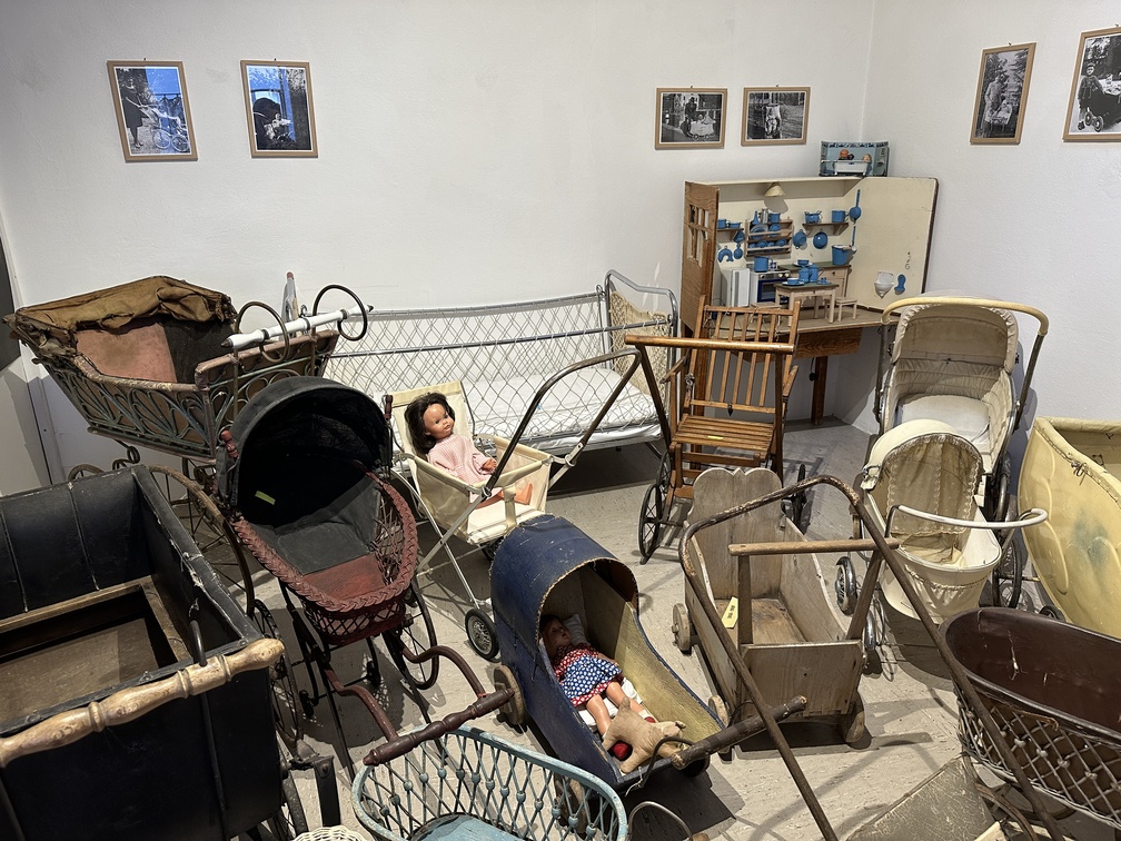 Museo della Cultura Popolare di Egna - carrozzine.