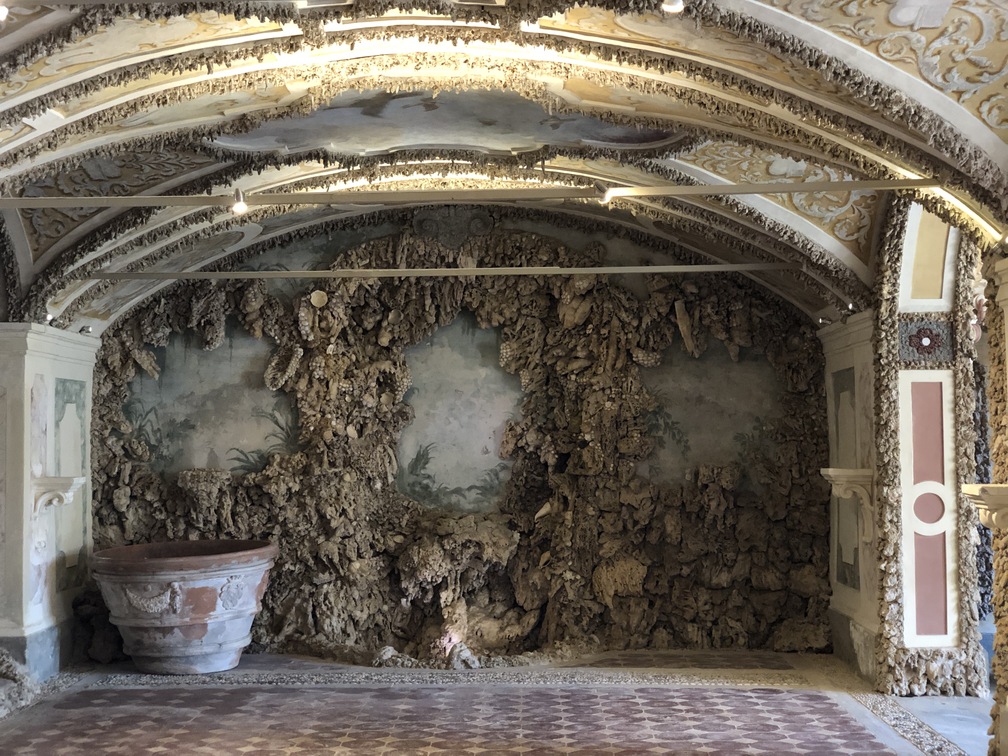 Villa Salviati - grotta.