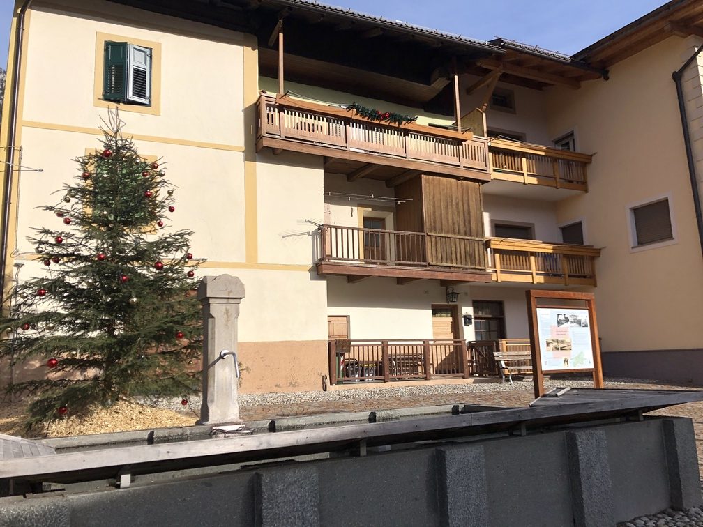 Ziano - centro della frazione di Zanon.