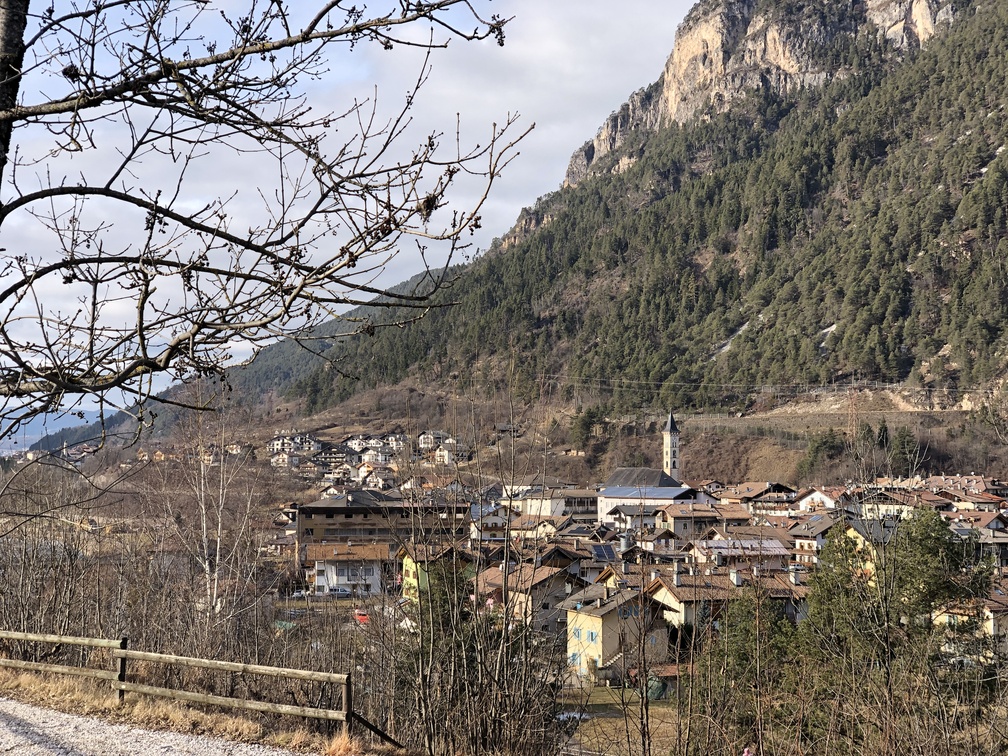 Ziano - veduta sul paese.