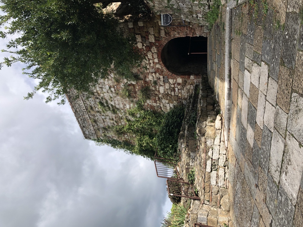 Colle Val d'Elsa - lungo le mura.