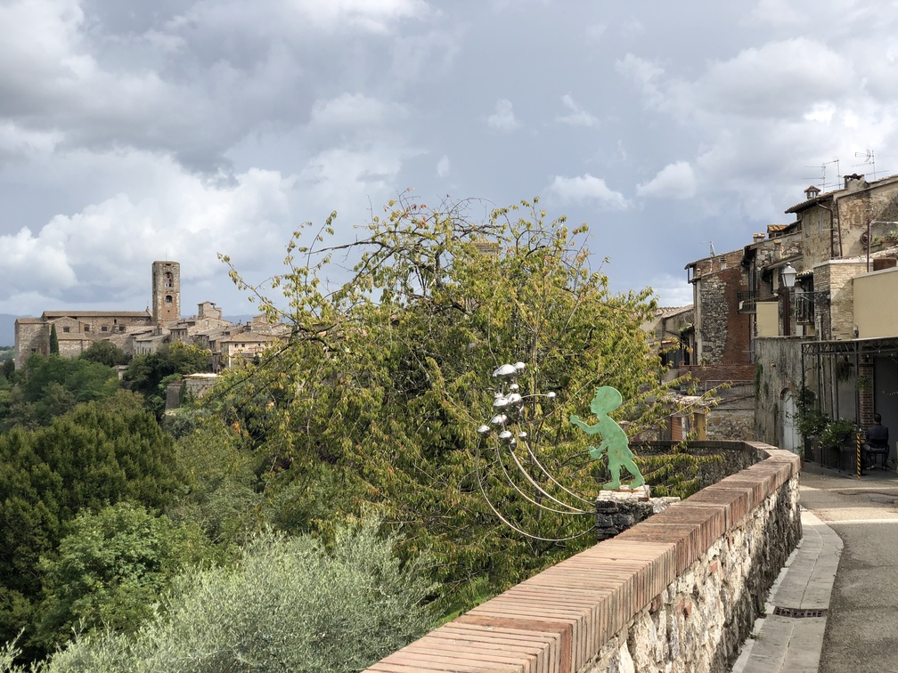 Colle Val d'Elsa - lungo le mura.