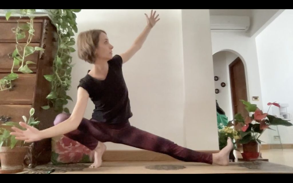 Pratica yoga - apertura dell'anca e laterale.
