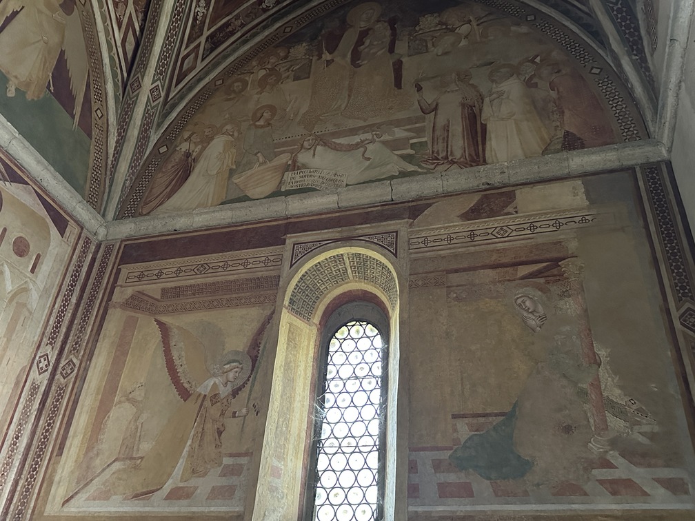 Eremo di Montesiepi - affreschi di Ambrogio Lorenzetti.