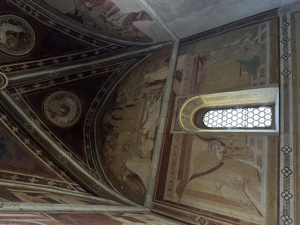 Eremo di Montesiepi - affreschi di Ambrogio Lorenzetti.