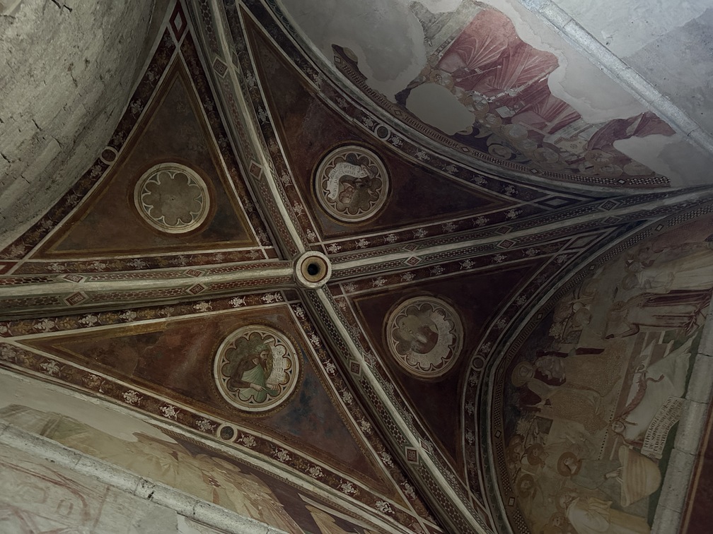 Eremo di Montesiepi - affreschi di Ambrogio Lorenzetti.