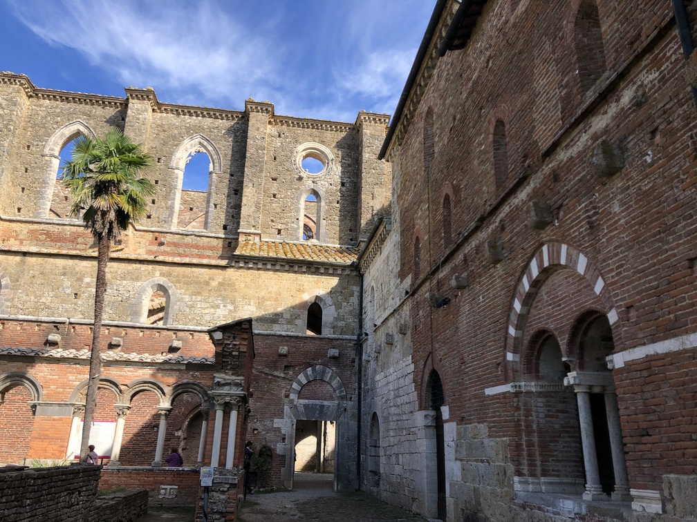 Abbazia di San Galgano - chiostro.