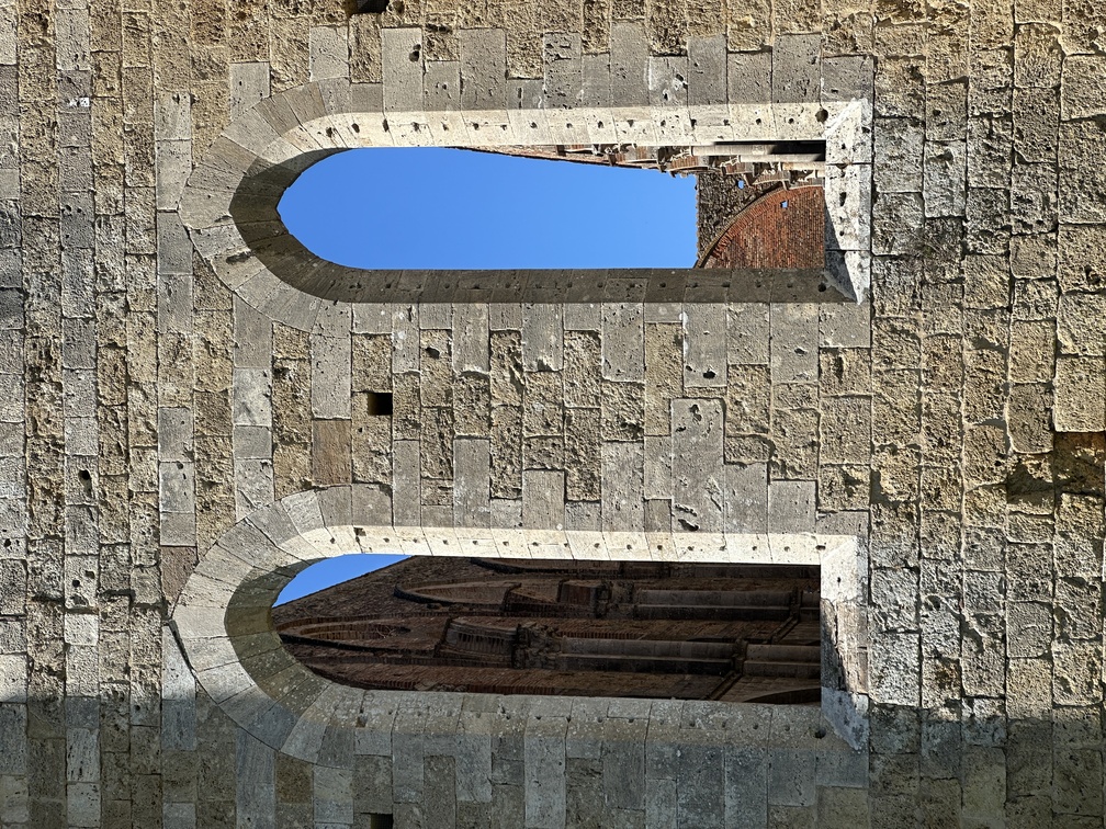 Abbazia di San Galgano - particolare esterno.