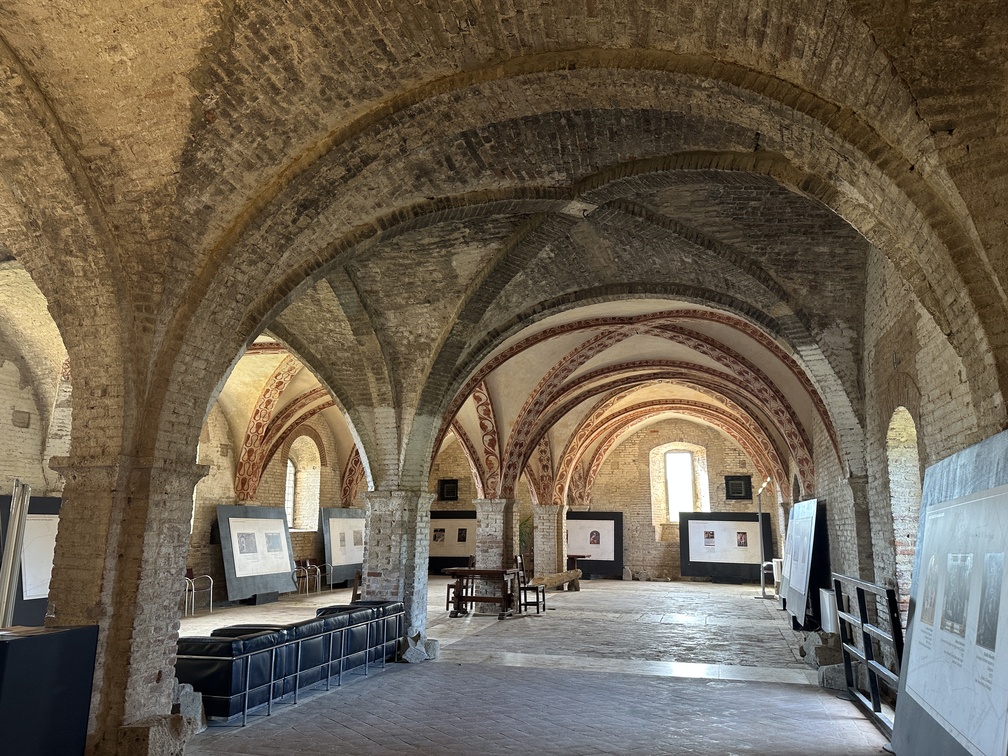 Abbazia di San Galgano - biglietteria (ex-scriptorium).