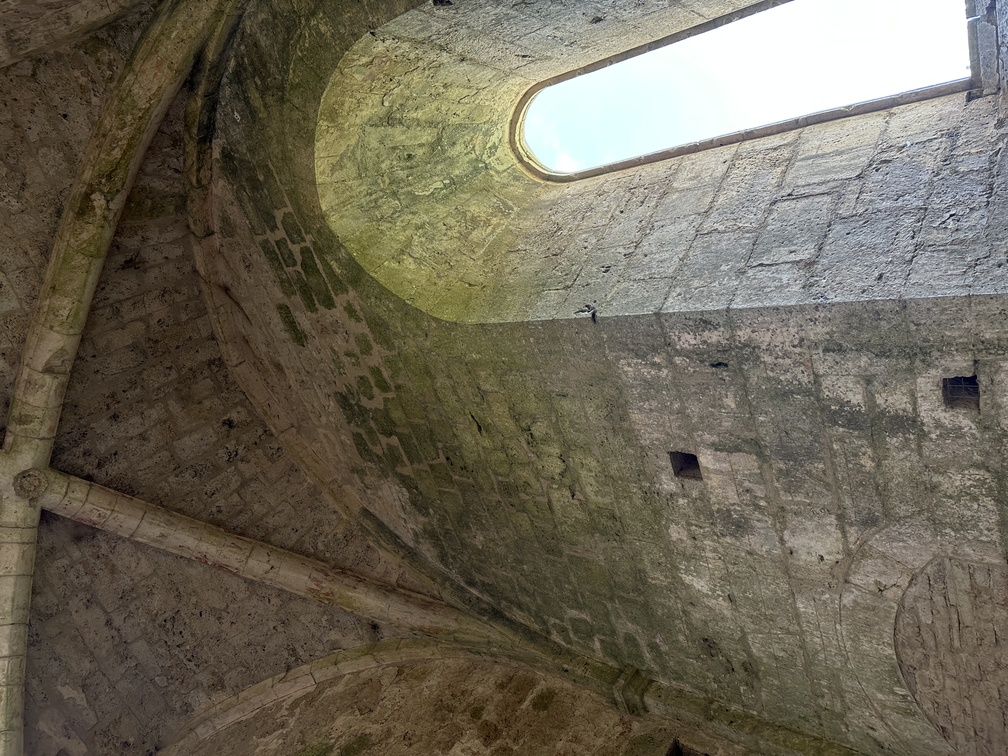 Abbazia di San Galgano - dettaglio della cappella.
