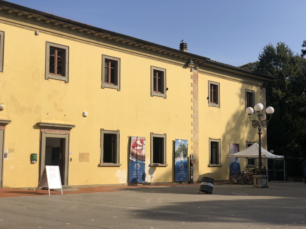 Parco delle Cascine - retro delle Pavoniere.