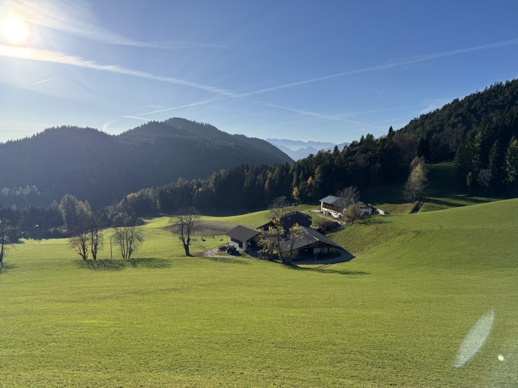 Sentiero n. 4 da Passo Cauria a Cauria Gfrill - prato e masi.