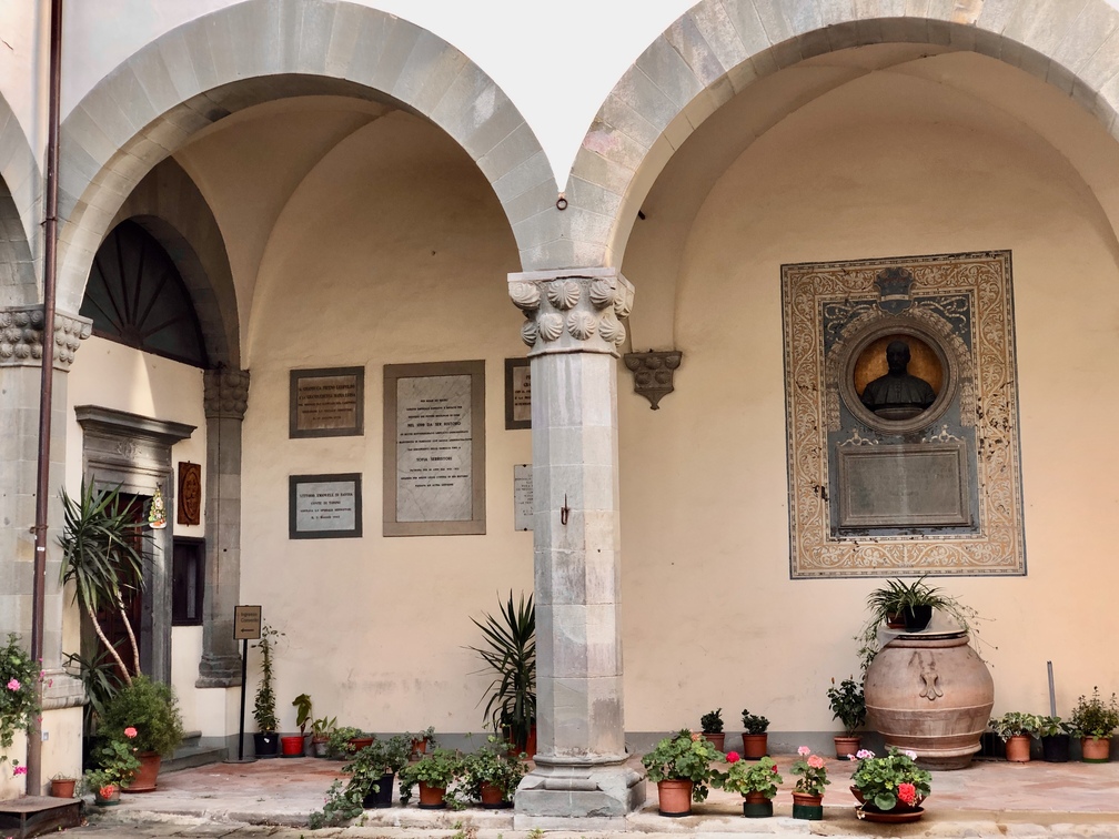 Ospedale Serristori - chiostro.