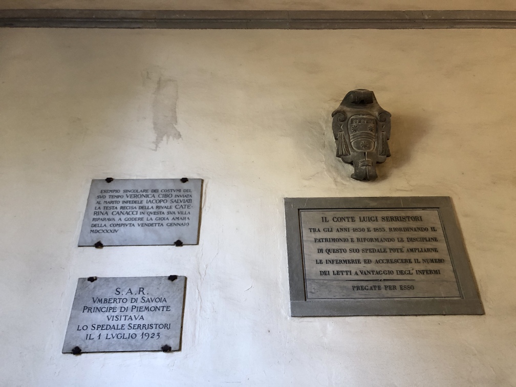 Ospedale Serristori - lapidi nell'ingresso.