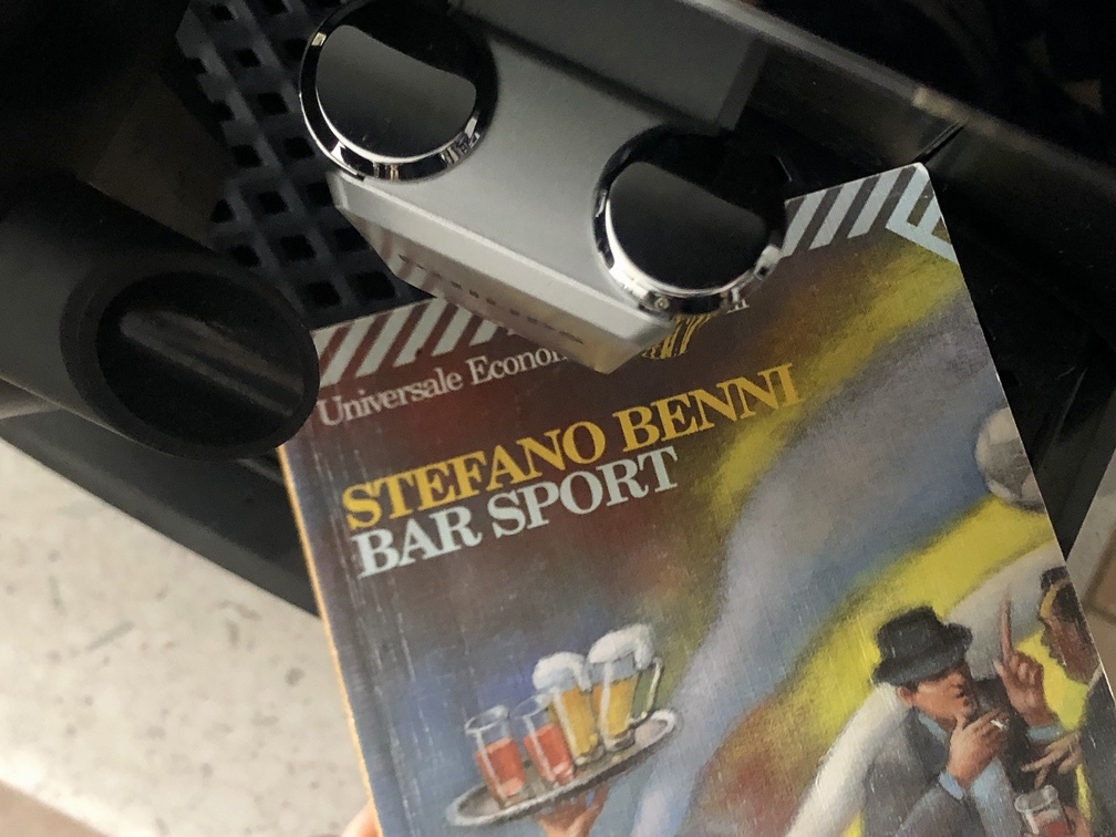 Stefano Benni, Bar Sport, Universale Economica Feltrinelli, Milano, 1997 (III edizione).