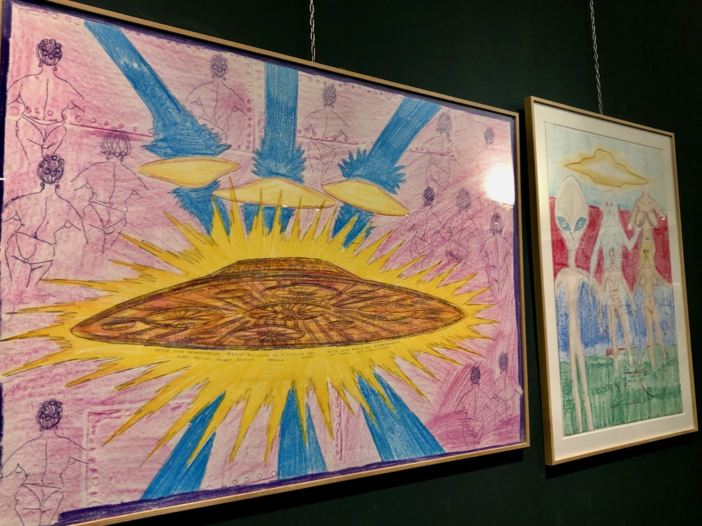 Giovanni Galli, <b> E.T.</b>, 2004. grafite, pastello a cera e penna a sfera su carta.