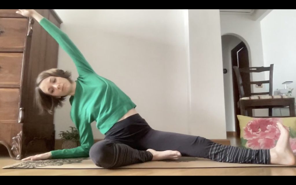 Yoga - allungamento laterale.