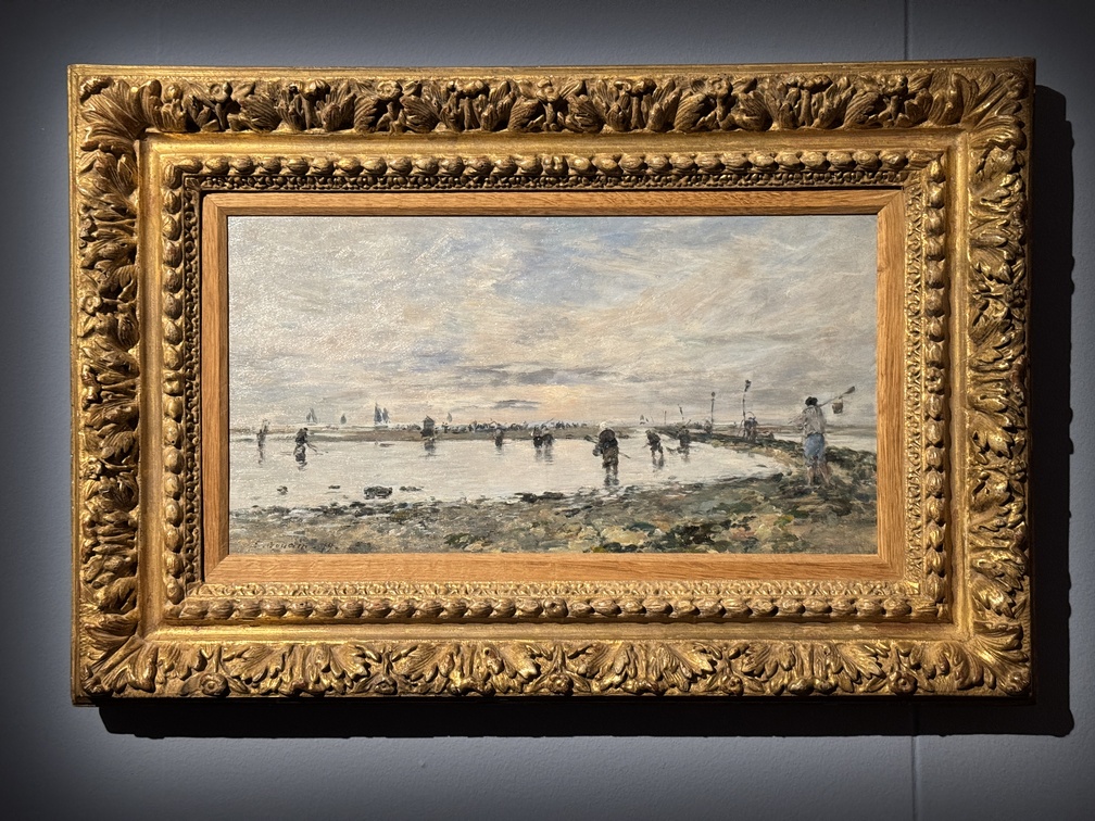 Mostra "Impressionisti in Normandia" a Firenze - Eugène Boudin, "Bassa marea a Trouville, pescatori di gamberi", 1879, Olio su tavola, Caen, Coll. Association Peindre en Normandie.