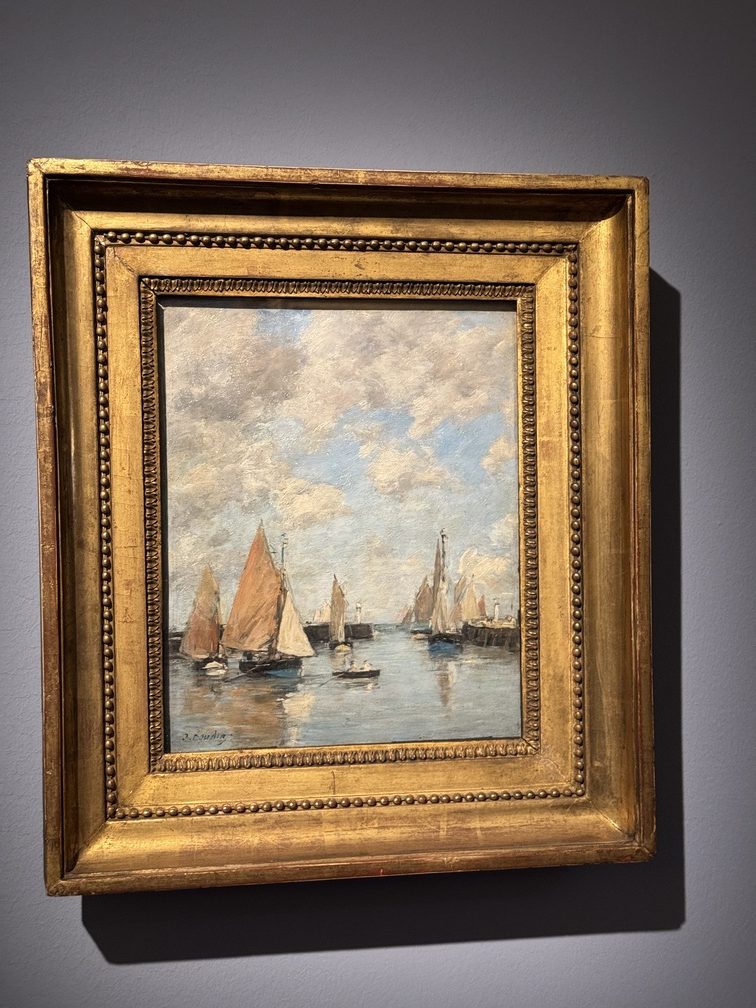 Mostra "Impressionisti in Normandia" a Firenze - Eugène Boudin, "Trouville, il molo con l’alta marea", 1888-1895 ca., Olio su tavola, Caen, Coll. Association Peindre en Normandie.