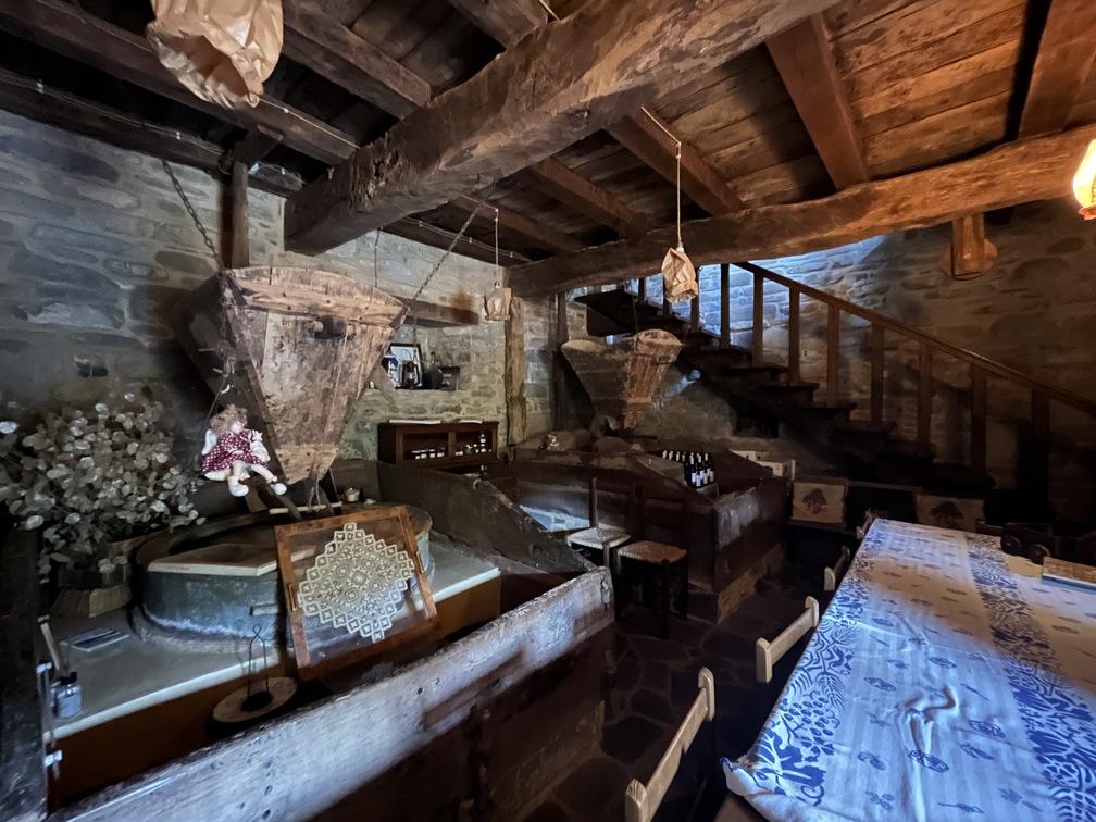 San Benedetto Val di Sambro – Il Molino Giovannino, sala delle macine.