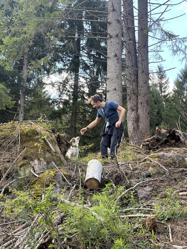 Escursione nel bosco di Zanolin - Lorenzo e Frida.