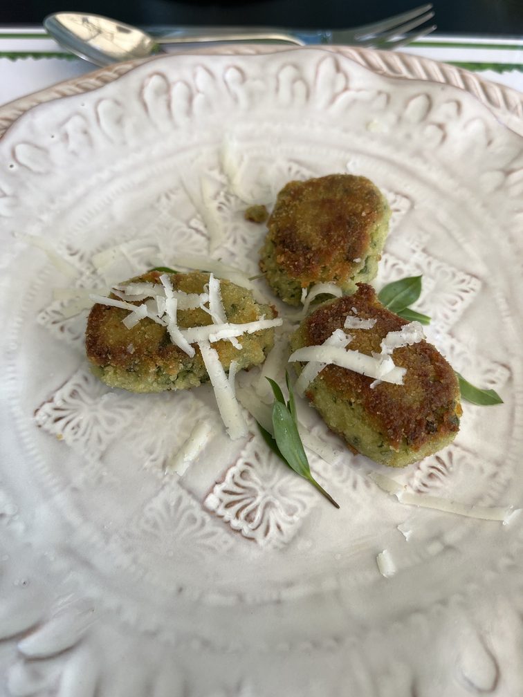 San Benedetto Val di Sambro – Il Molino Giovannino, antipasto di polpette di erbe e ricotta.