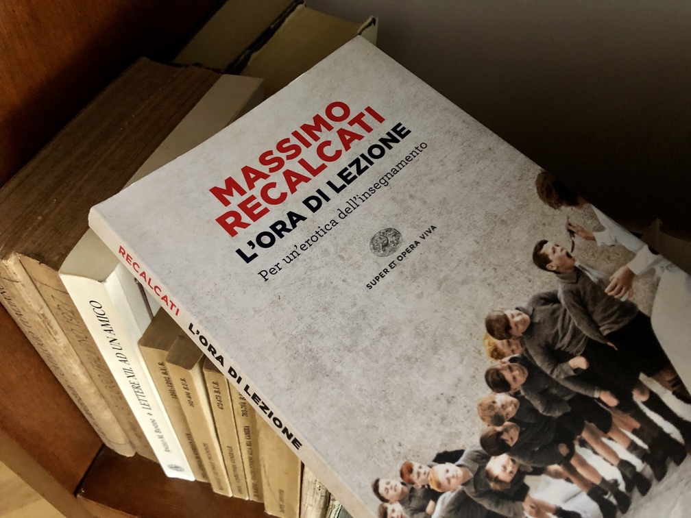 Massimo Recalcati, L’ora di lezione. Per un’erotica dell’insegnamento, Giulio Einaudi Editore, Torino, 2014.