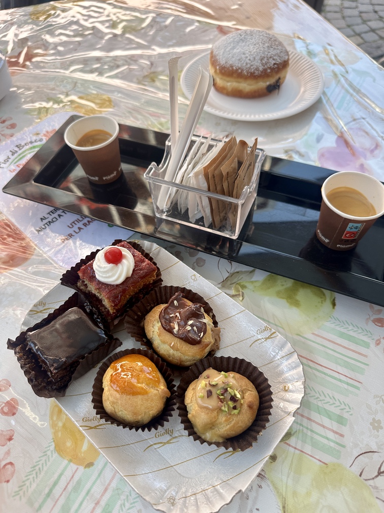 Predazzo - krapfen, caffè e mignon senza glutine.