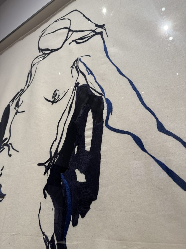Mostra "Tracey Emin. Sex and Solitude" - "No Distance (Nessuna distanza)", 
2016, 
calicò ricamato, 
Collezione privata.