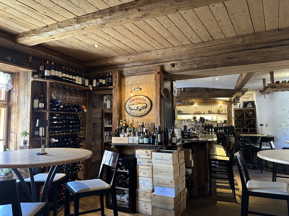 El Molin Winebar&bistrot di Cavalese - interno.