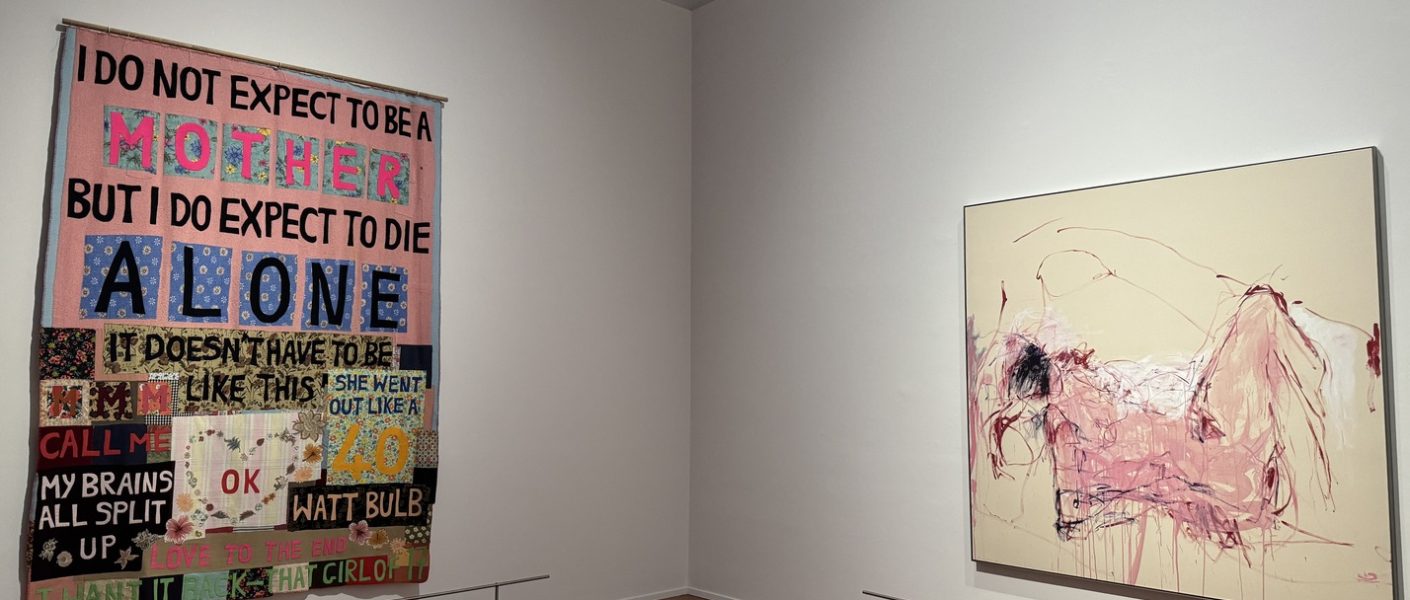 Mostra "Tracey Emin. Sex and Solitude" - "I do not expect (Non mi aspetto)", 2002, coperta con appliqué, Art Gallery of New South Wales - "It was all too Much (Era tutto troppo)", 2018, acrilico su tela, Courtesy of the Artist and White Cube.