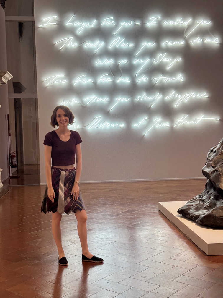 Mostra "Tracey Emin. Sex and Solitude" - "I Longed For You (Ti desideravo)",
2019,
neon,
Courtesy of the Artist and White Cube.