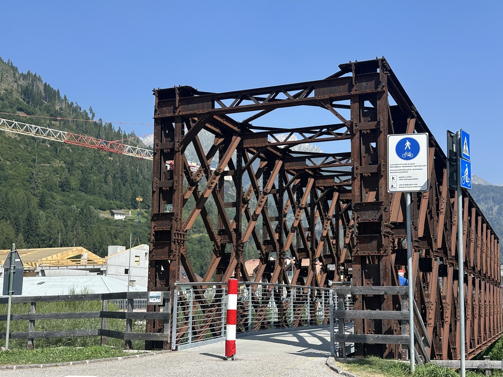 Pista ciclopedonale Fiemme e Fassa - Predazzo, ponte di ferro.