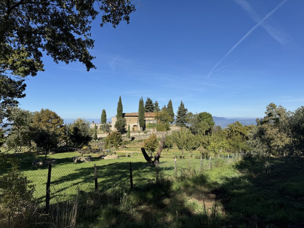 Escursione al Parco di Fonte Santa - podere davanti al parco.