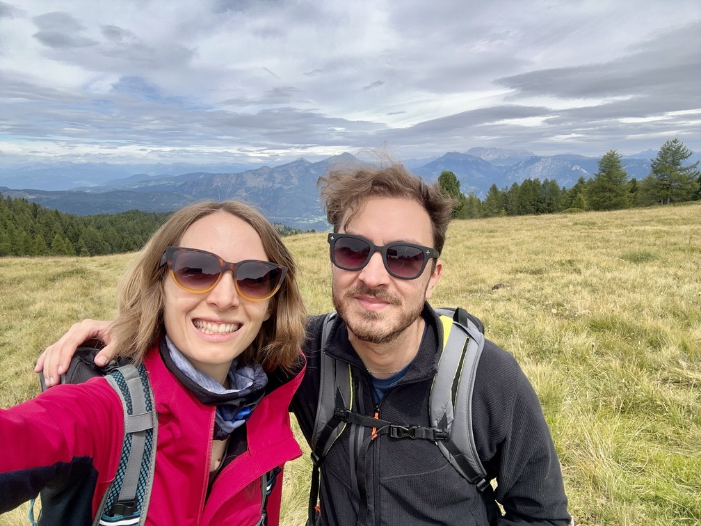 Valfloriana - Lorenzo e Federica nei Prati fioriti (Pradi de la Fior).
