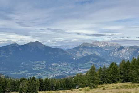 Valfloriana - panorama sulla Val di Fiemme dai Prati fioriti (Pradi de la Fior).