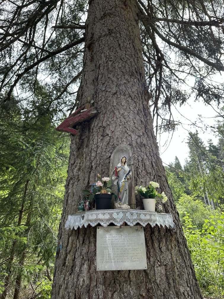 Valfloriana - luogo votivo della Valle della Madonna.