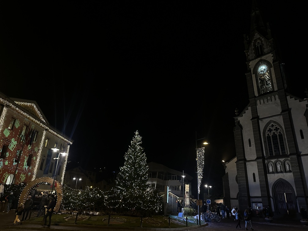 Villaggio sotto l'albero - Mercatino di Natale 2025 di Predazzo.