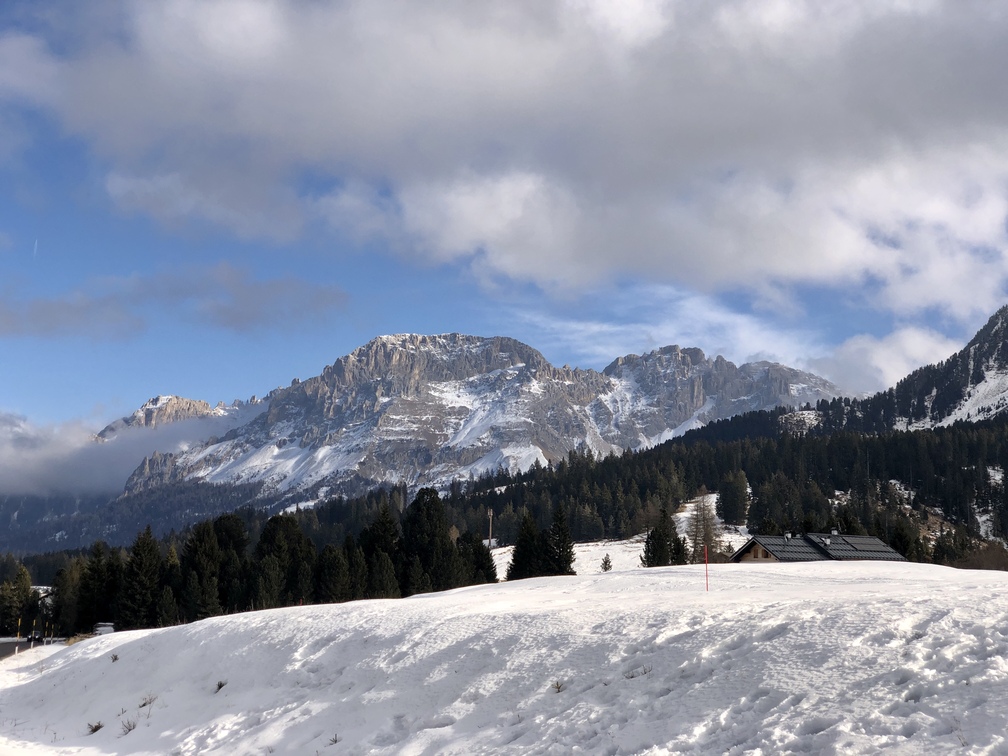 Sentiero da Malga Varena a Malga Le Val - panorama sul Latemar.