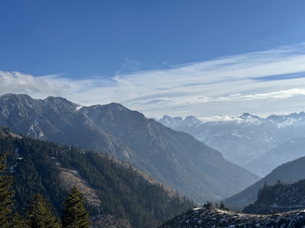 Sentiero da Malga Varena a Malga Le Val - panorama sulla catena del Lagorai, con più vicini il Monte Cornon/Cornacci.