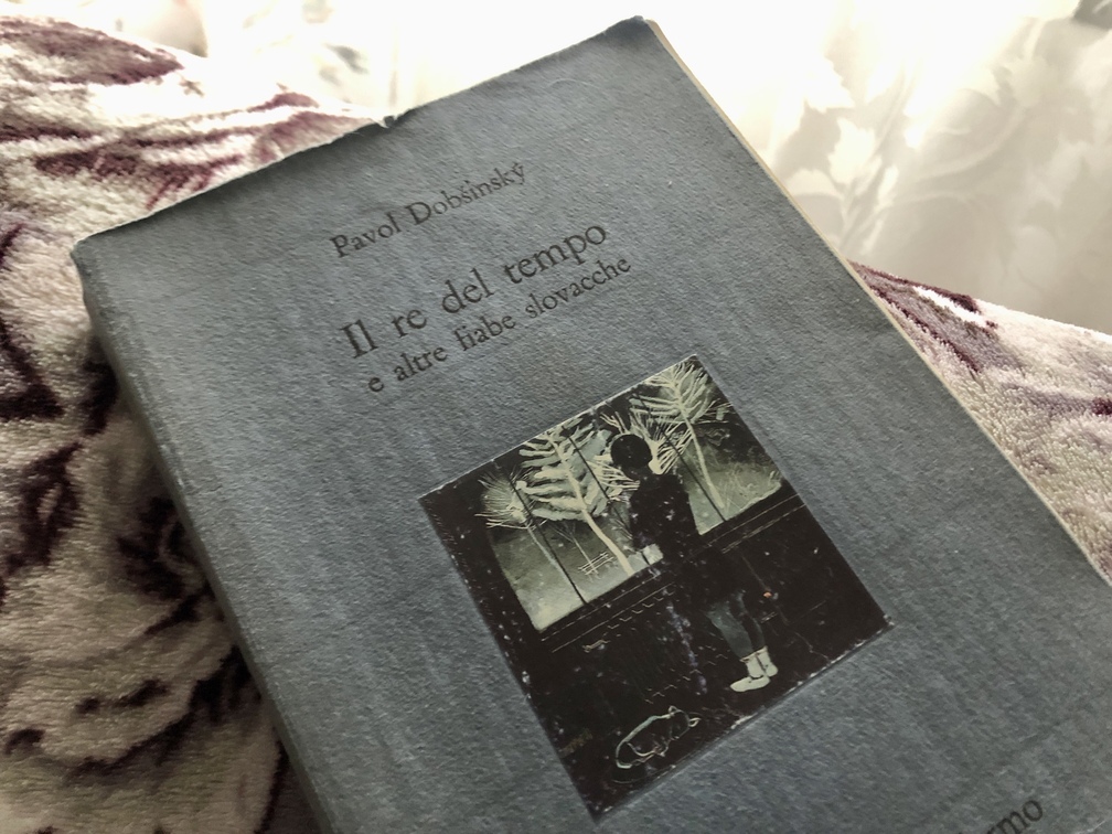 Pavol Dobšinský, Il re del tempo e altre fiabe slovacche, trad. di Jarmila Očkayová, Sellerio editore, Palermo, 1988.