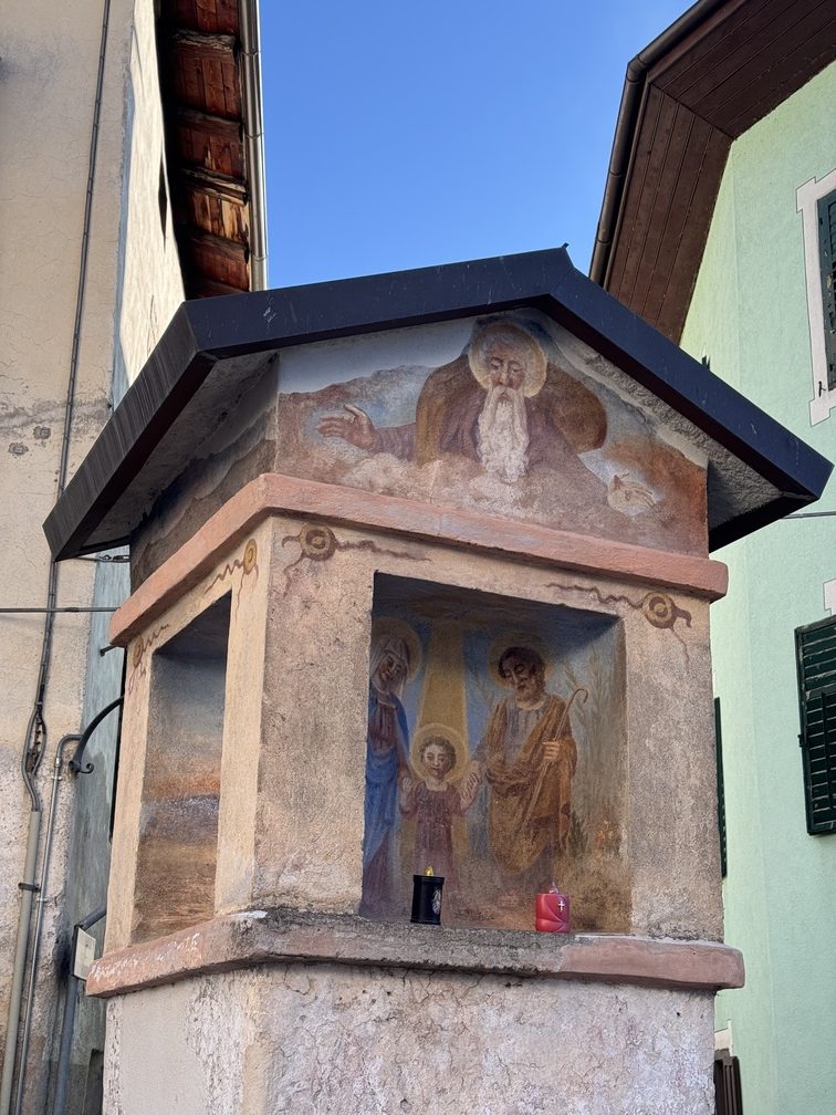 Ziano - Edicola della Sacra Famiglia.