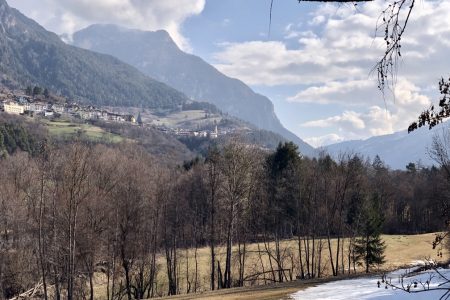 Pista ciclopedonale - veduta su Tesero.