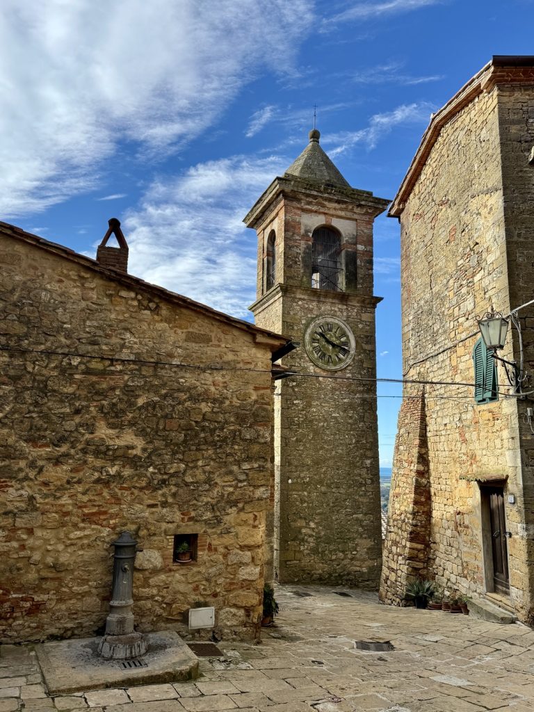 Casale Marittimo - Torre dell'Orologio.