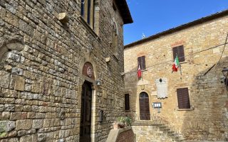 Casale Marittimo - Palazzo della Canonica e Municipio.