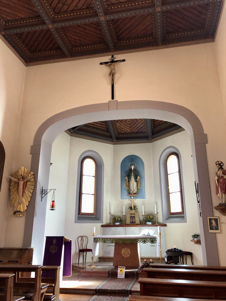 Lago di Tesero - Chiesa della Madonna delle Grazie, interno.