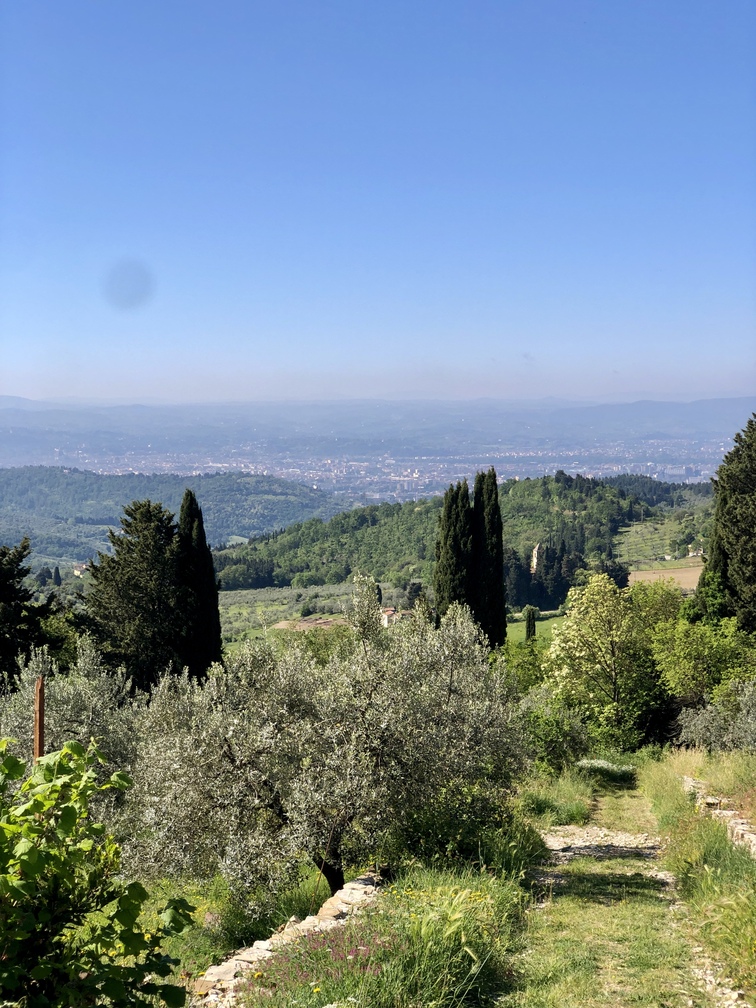 Castello di Castiglione a Cercina - sentiero con panorama su Firenze.